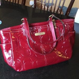 Coach F19462 Logo Embossed Patent Leather handbag